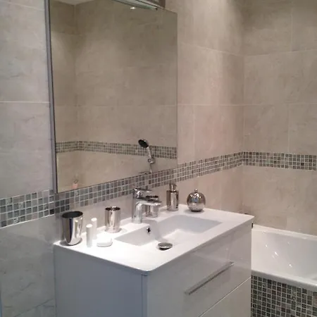 Villa Cannes Centre بيت ضيافة *