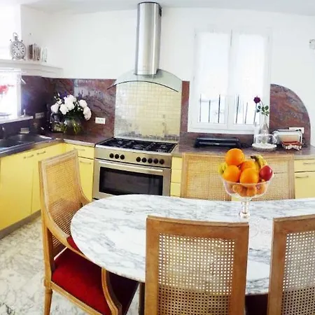 Villa Cannes Centre بيت ضيافة *